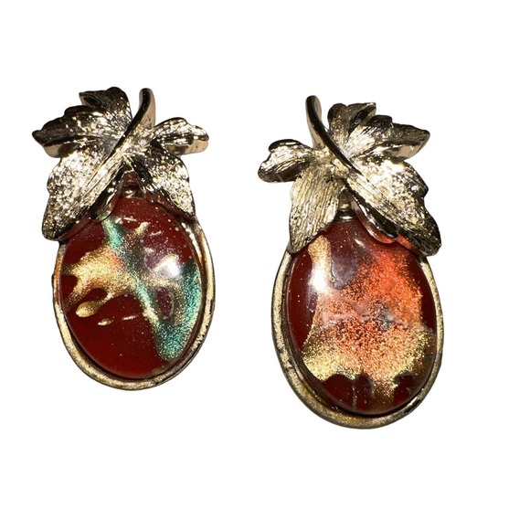 Vintage CORO Burgundy Red Leaf Lucite Cabochon Clip On Earrings Silver Tone EUC - Picture 1 of 7